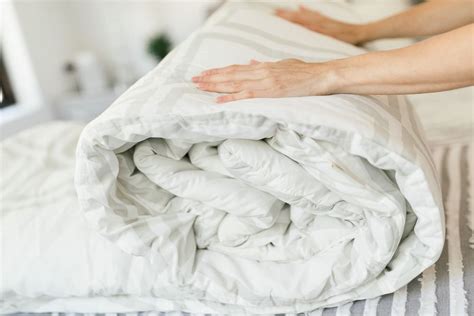 How to Wash a Comforter and Other Types of Blankets .